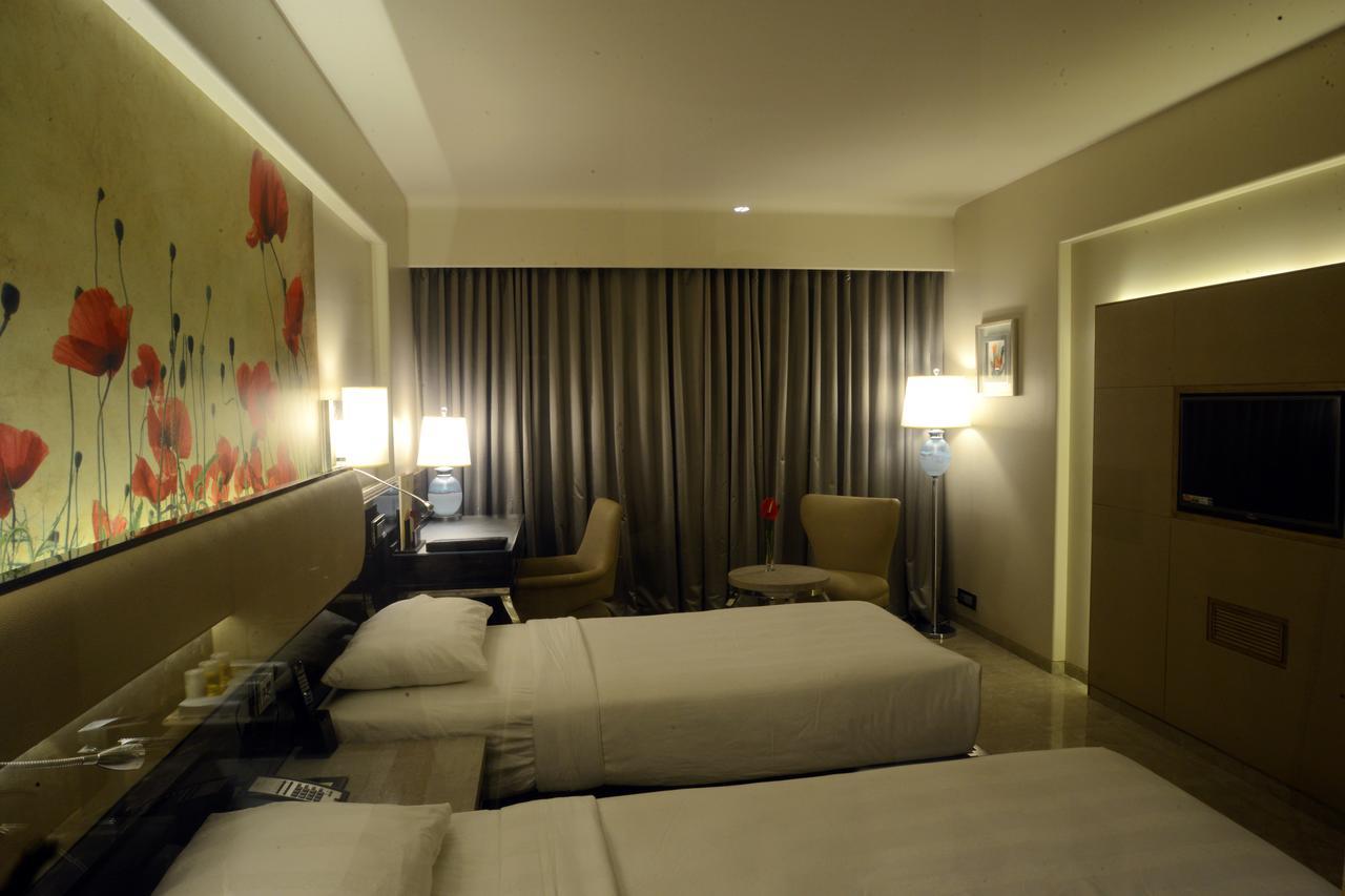Sai Palace Grand, Malad Mumbai Exterior foto