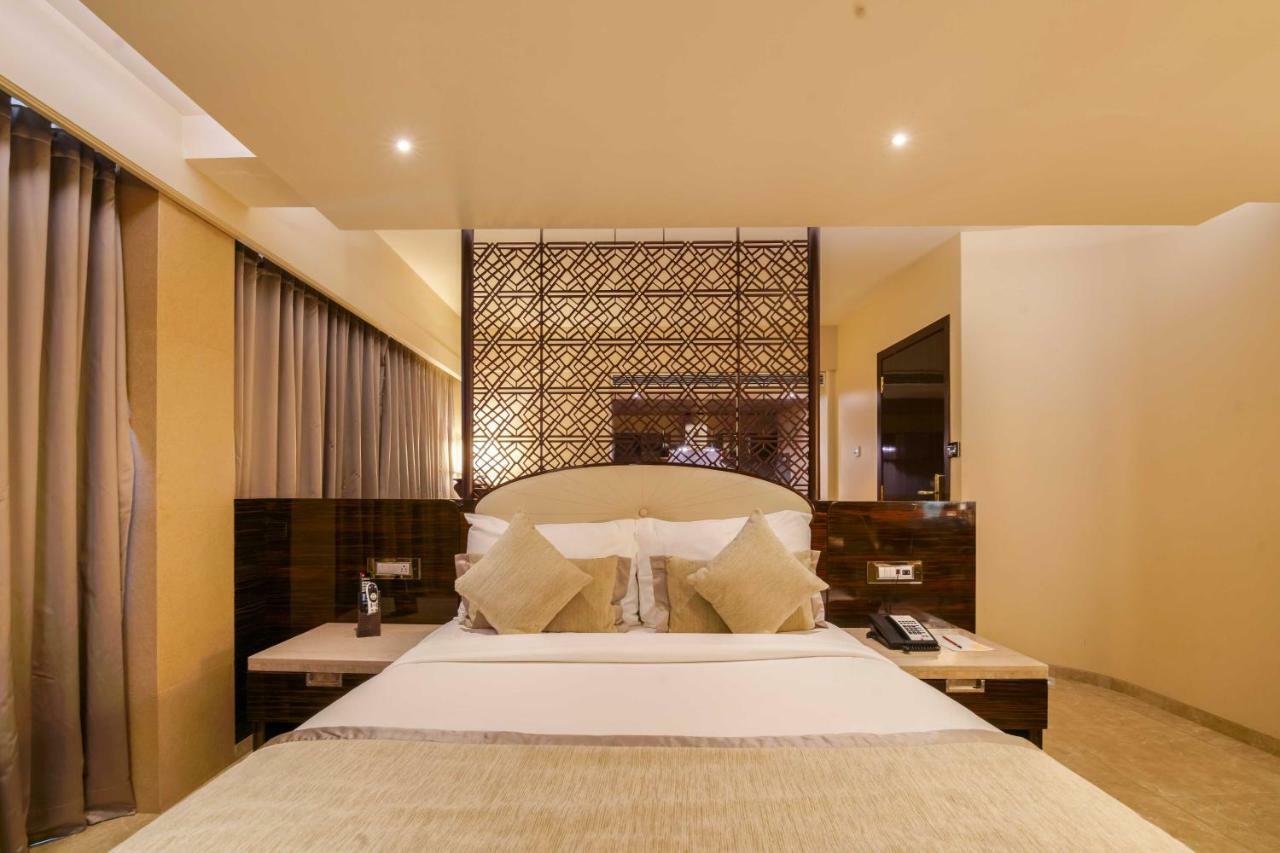 Sai Palace Grand, Malad Mumbai Exterior foto